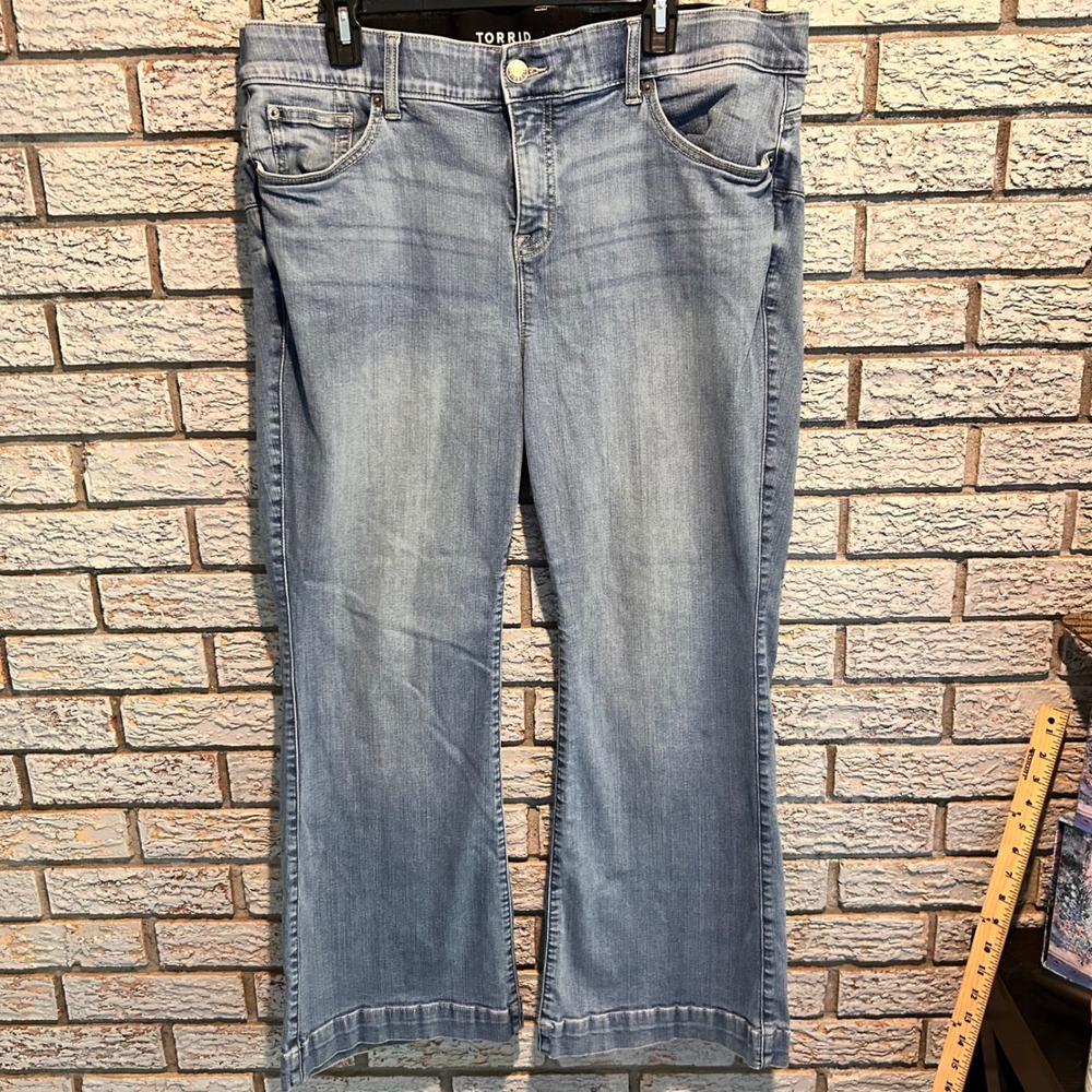 Torrid Bombshell Flare Premium Stretch Light Wash Jeans 20S High Rise